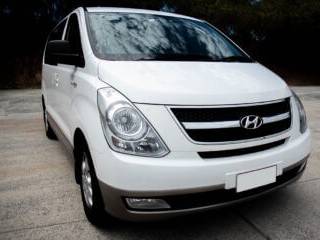 Hyundai 8 Seater People Mover Front View