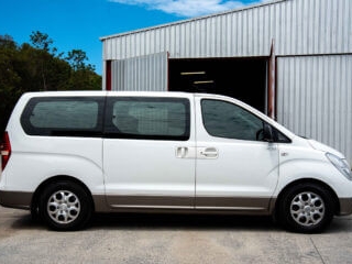 Hyundai 8 Seater People Mover Side View