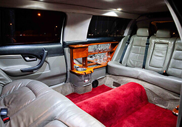 7 Seater Stretch limousine hire service Brisbane